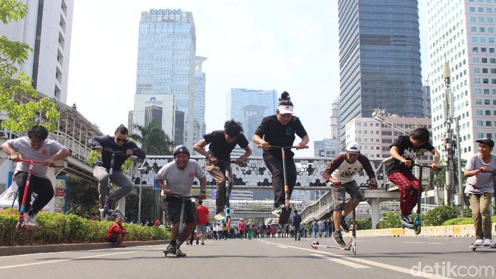 Komunitas Freestyle Scooter Indonesia (Foto: Nurul Khotimah/detikHealth) Komunitas Freestyle Scooter Indonesia (Foto: Nurul Khotimah/detikHealth)