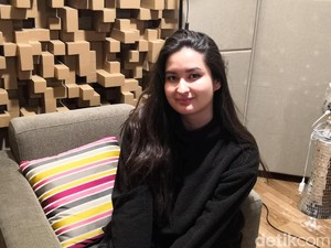 Tinggal di Los Angeles, Kemandirian Stephanie Poetri Dipuji Titi DJ