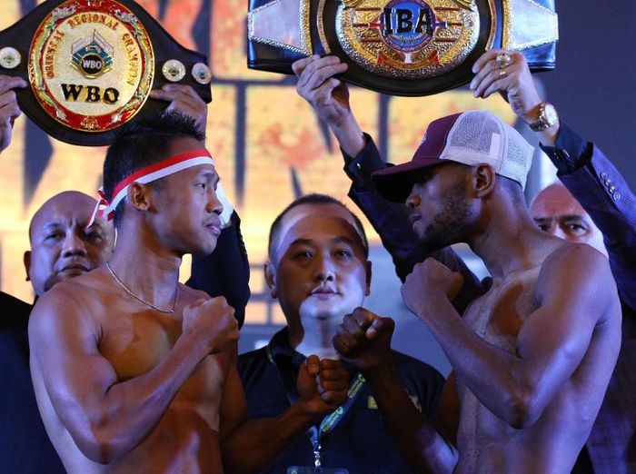 Daud Yordan memenangi duel dengan Michael Mokoena untuk merengkuh gelar juara dunia tinju kelas ringan super 63,50 kilogram versi International Boxing Association (IBA) dan World Boxing Organization (WBO) Foto: Ari Bowo Sucipto/Antara) Daud Yordan memenangi duel dengan Michael Mokoena untuk merengkuh gelar juara dunia tinju kelas ringan super 63,50 kilogram versi International Boxing Association (IBA) dan World Boxing Organization (WBO) Foto: Ari Bowo Sucipto/Antara)