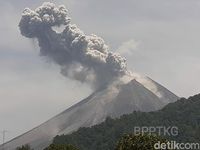 gunung merapi meletus m2010