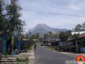 Gunung Merapi Meletus, Jarak Aman 3 Km dari Puncak