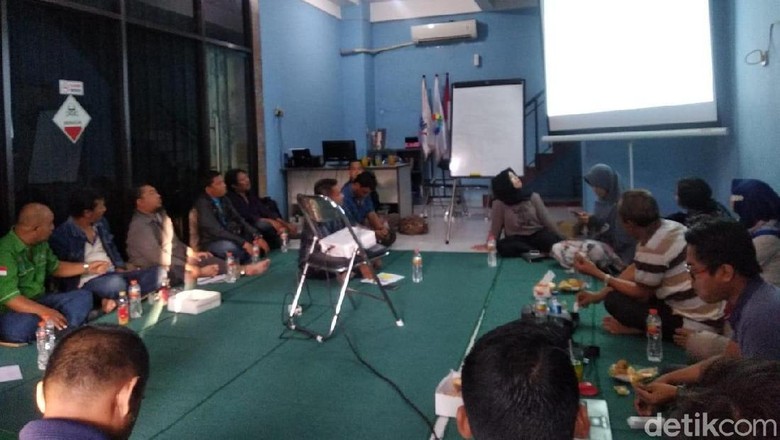 Buruh di Jawa Timur Tolak UMK dan UMP Tahun 2020 Buruh di Jawa Timur Tolak UMK dan UMP Tahun 2020