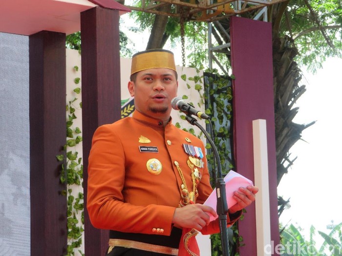 Bupati Gowa Adnan Purichta Ichsan