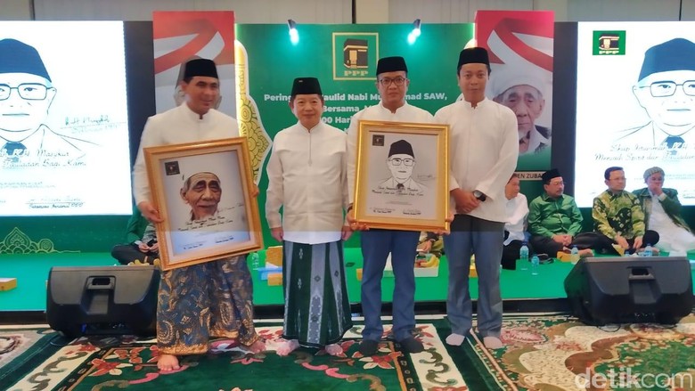Deklaratornya Jadi Pahlawan, PPP Harap Gelar Serupa untuk Mbah Moen Deklaratornya Jadi Pahlawan, PPP Harap Gelar Serupa untuk Mbah Moen