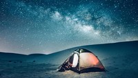 Oleh sebab itu, turis bisa dengan aman dan nyaman menjelajahi White Sand. Kegiatan yang paling jadi favorit, adalah bermain sand boarding. Di atas papan, mereka bergaya dan menjaga keseimbangan menuruni gungukan pasir yang tinggi. Seru! (iStock)