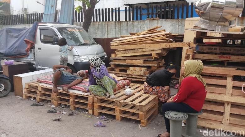 Warga Sunter Tolak Direlokasi, Wali Kota Tawarkan Pelatihan Wirausaha Warga Sunter Tolak Direlokasi, Wali Kota Tawarkan Pelatihan Wirausaha