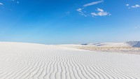 Bagi traveler, nama White Sand rasanya masih terdengar asing. Namun begitu melihatnya langsung dengan mata sendiri, siap-siap terbelalak. Padang pasirnya sangat unik karena berwarna putih!(iStock)