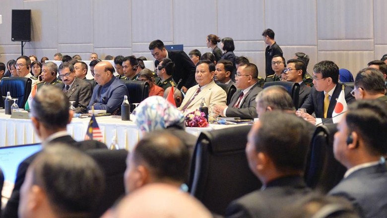 Di Forum Menhan Se-ASEAN, Prabowo Bicara Stabilitas Laut China Selatan Di Forum Menhan Se-ASEAN, Prabowo Bicara Stabilitas Laut China Selatan