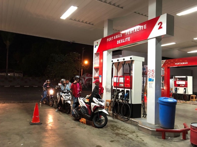 Pertamina Beri Layanan Alternatif Pascakebakaran SPBU MT Haryono Pertamina Beri Layanan Alternatif Pascakebakaran SPBU MT Haryono