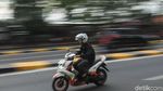 Bandelnya Kebangetan! Pemotor Masih Saja Terobos JLNT Kuningan