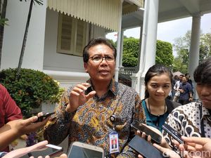 Eks Jubir KPK Vs Fadjroel Rachman soal Siap di Vaksin Corona