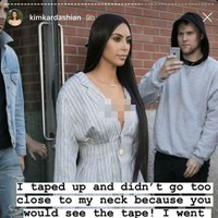 Ragam komentar pun menghiasi halaman media sosial Kim Kardashian terkait postingannya soal plester payudara ini. Ada yang menganggap produk tersebut konyol karena untuk sebuah plester harganya cukup mahal yaitu US$ 36 atau sekitar Rp 422 ribu. Ada yang mengkritik karena penampilan payudara model tidak tampak berbeda sebelum dan sesudah memakai plester. Dan tak sedikit juga yang memuji. Foto: Dok. Instagram Kim Kardashian