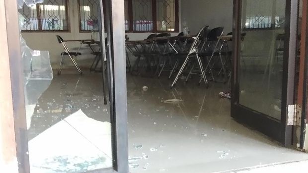  Ruang kuliah di kampus UMI Makassar dirusak, Senin (18/11/2019)
