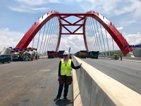 Kisah Perancang Jembatan Lengkung Terpanjang di Dunia