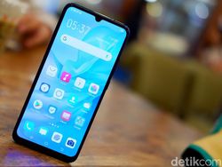 Vivo S1 Pro, Usung 4 Kamera Belakang Berdesain Belah Ketupat