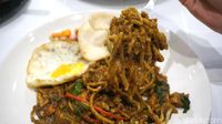 Melayoe Finest: Lezatnya Mie Goreng Mamak dan Laksa Bihun Melayu