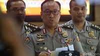 Dari penangkapan yang dilakukan di Aceh dan Sumut, Densus 88 juga menyita barang bukti berupa bahan pembuat bom. Bahan berupa pupuk urea hingga black border diduga akan digunakan para tersangka untuk merakit bom low explosive.