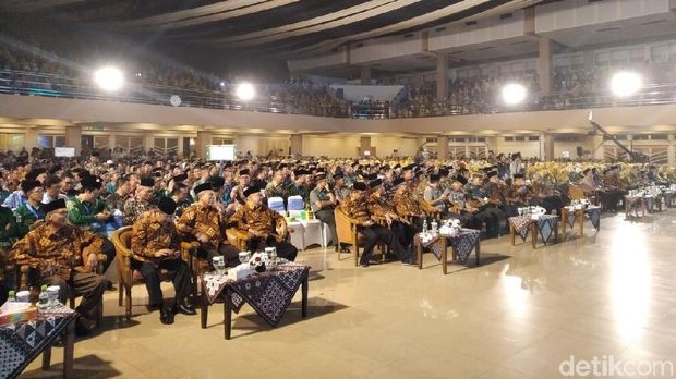 Muhadjir dan Nadiem Hadiri Milad ke-107 Muhammadiyah di UMY