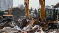 Ada dua penataan yang dilakukan oleh Pemkot Jakut yaitu penataan pembangunan jogging track sepanjang jalan inspeksi Danau Selatan (danau 1) di sepanjang RW 001, 005 & 006 yang bertujuan menciptakan tata ruang yang ramah lingkungan dan sehat.