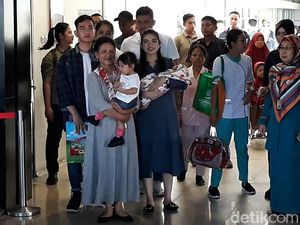 Cucu Ketiga Jokowi Tinggalkan RS PKU Solo