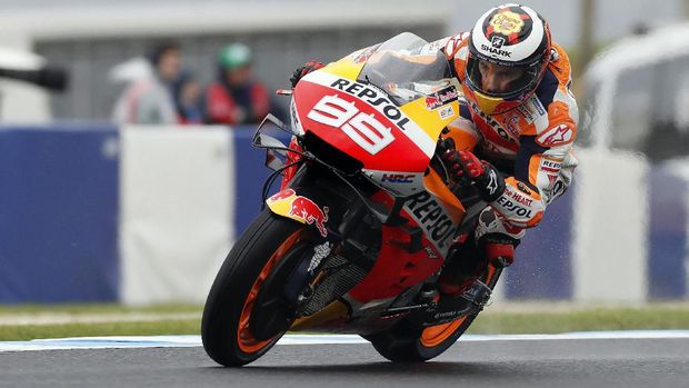 Jorge Lorenzo menuntaskan balapannya di MotoGP setelah seri Valencia berakhir. Lorenzo berkali-kali ganti tim dan motor, namun desain helm tetap tidak berubah.