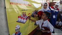 Kegiatan edukasi tersebut berlangsung secara interaktif. Para pegawai Pertamina tak hanya memberikan materi kepada para siswa tetapi juga mengajak para siswa untuk mengetahui lebih banyak mengenai cara kerja Pertamina melalui beragam kuis maupun permainan.