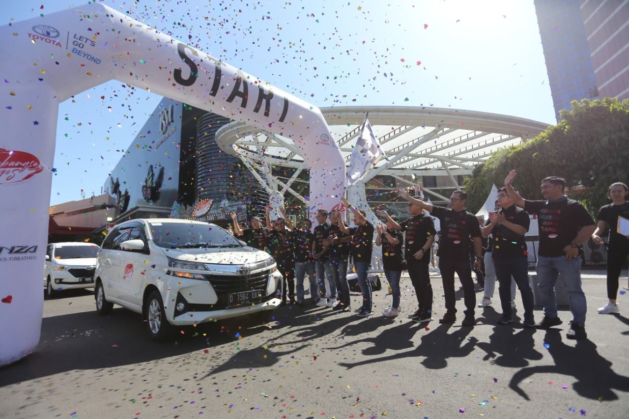 PT Toyota-Astra Motor kembali menggelar Sebangsa Festival di kota Bandung. Beragam hiburan menarik turut ditampilkan dalam gelaran acara tersebut.