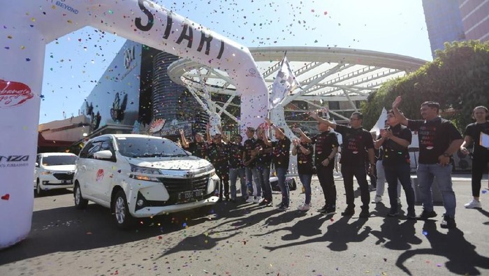 PT Toyota-Astra Motor kembali menggelar Sebangsa Festival di kota Bandung. Beragam hiburan menarik turut ditampilkan dalam gelaran acara tersebut.