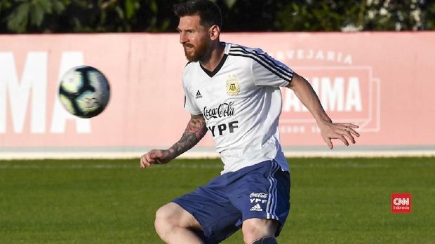 Celia Cuccittini tidak senang Lionel Messi dikritik habis-habisan di timnas Argentina.