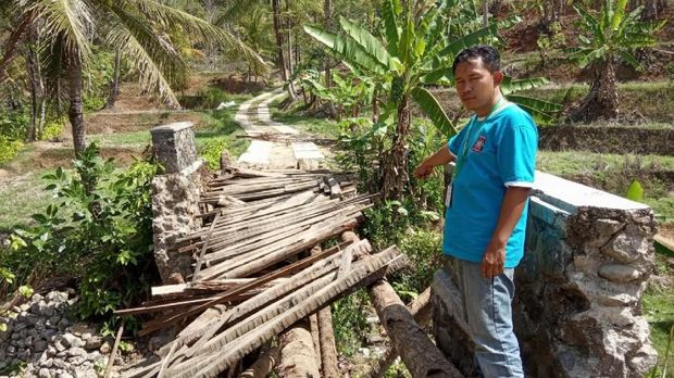 Faktor Usia, Jembatan Roma Penghubung 2 Desa di Ciamis Ambruk