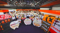 Honda meraih triple crown. Mereka juga memastikan gelar juara dunia tim di MotoGP 2019. (Foto: dok.Repsol Honda)