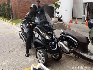 Chandra Hamzah Naik Moge ke Kantor Erick Thohir