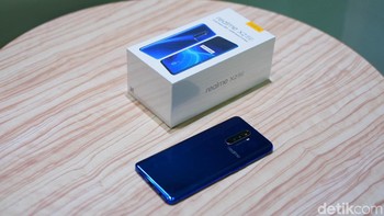 Realme Indonesia belum membeberkan konfigurasi apa yang akan tersedia di Tanah Air, namun yang pasti akan meluncur November ini. Foto: Adi Fida Rahman/detikINET