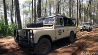 Wisata offroad di Kabupaten Bandung Barat ini memiliki panjang trek 18 km.