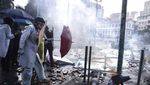 Polisi dan Demonstran Saling Serang di Kampus Hong Kong Polisi dan Demonstran Saling Serang di Kampus Hong Kong