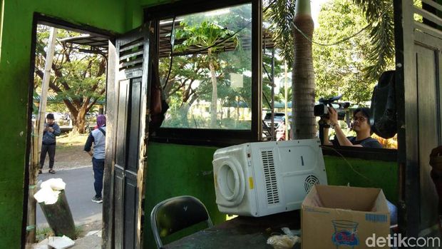 Mapala UMI - Pos UMI Dirusak 