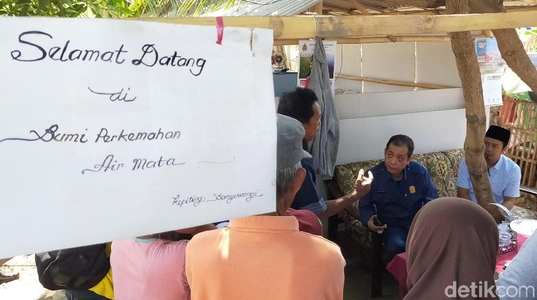 DPRD Banyuwangi Kunjungi Warga Terdampak Penggusuran DPRD Banyuwangi Kunjungi Warga Terdampak Penggusuran