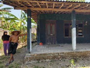 Densus 88 Amankan Seorang Warga di Sukoharjo