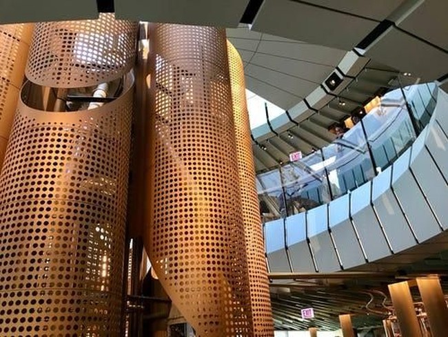 5 Fakta Gerai Starbucks Terbesar Dunia yang Terdiri dari 5 Lantai