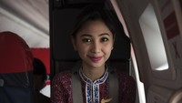 Nggak Sembarangan, Ini Arti Posisi Duduk Pramugari Saat Penerbangan