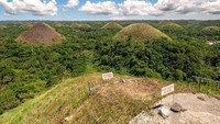 Ada pula yang bilang kalo bukit-bukit ini adalah kekacauan yang ditinggalkan para raksasa saat mereka berkelahi.  (iStock)