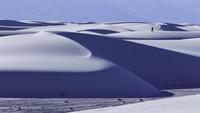 Diperkirakan ratusan juta tahun lalu, daerah di sana merupakan cekungan danau dan dikeliling pegunungan. Gypsum yang dari pegunungan lalu meleleh akibat air hujan dan turun ke bawah, mengendap di danau dan mengkristal. (iStock)