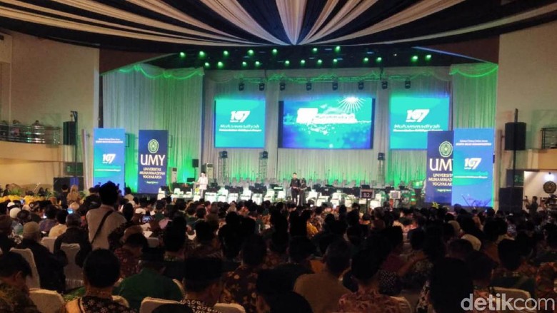 Nadiem: Muhammadiyah Bangun Pendidikan Masyarakat Lebih Maju Nadiem: Muhammadiyah Bangun Pendidikan Masyarakat Lebih Maju