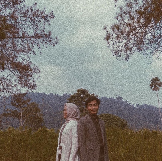 Hijabers muda ini juga kerap berbagi kesedihannya di Instagram. Ia pun mengungkapkan bahwa sebelum Amirul meninggal, sang suami terus meminta maaf dan menyesal tidak bisa pergi berbulan madu bersama istri tercintanya. Foto: Instagram @ai_pav