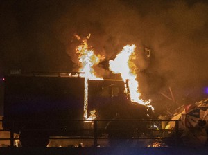 Demonstran Pakai Panah-Molotov, Polisi Hong Kong Ancam Gunakan Peluru Tajam