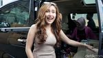 Ayu Ting Ting, Pilih Ivan Gunawan atau Robby Purba?