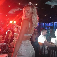 Wanita 20 tahun itu bercerita bahwa sejumlah casting director mengatakan bahwa dia terlalu gemuk. Terlebih di bagian pinggangnya.  Foto: Instagram @ebymaude