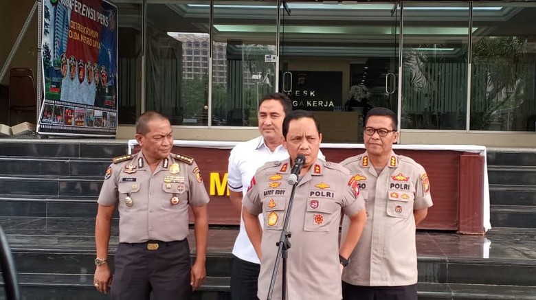 Kata Polisi soal Beda Kecepatan Penanganan Teror ke Novel dan Warga Jakbar Kata Polisi soal Beda Kecepatan Penanganan Teror ke Novel dan Warga Jakbar