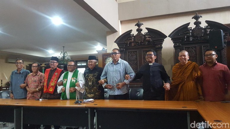 Din Syamsuddin dan Tokoh Lintas Agama Ingatkan Pentingnya Toleransi Din Syamsuddin dan Tokoh Lintas Agama Ingatkan Pentingnya Toleransi