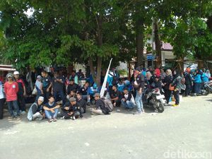Demo di Disnaker Bogor, Buruh Tolak Upah Padat Karya